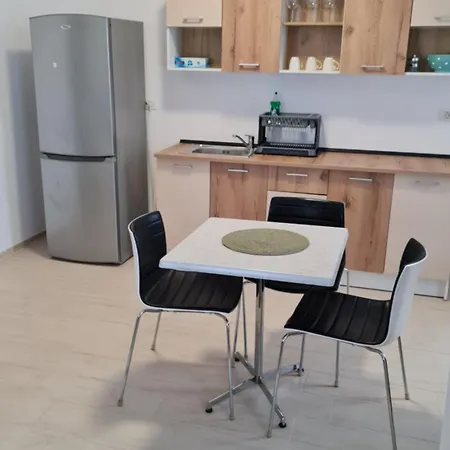 Jafar 4 - 1Br Apartment With Private Balcony *